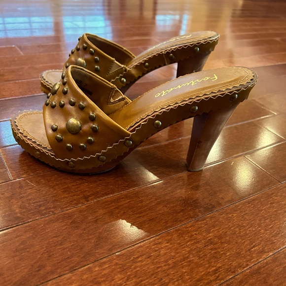 Wood Bottom Heels - Picture 1 of 4